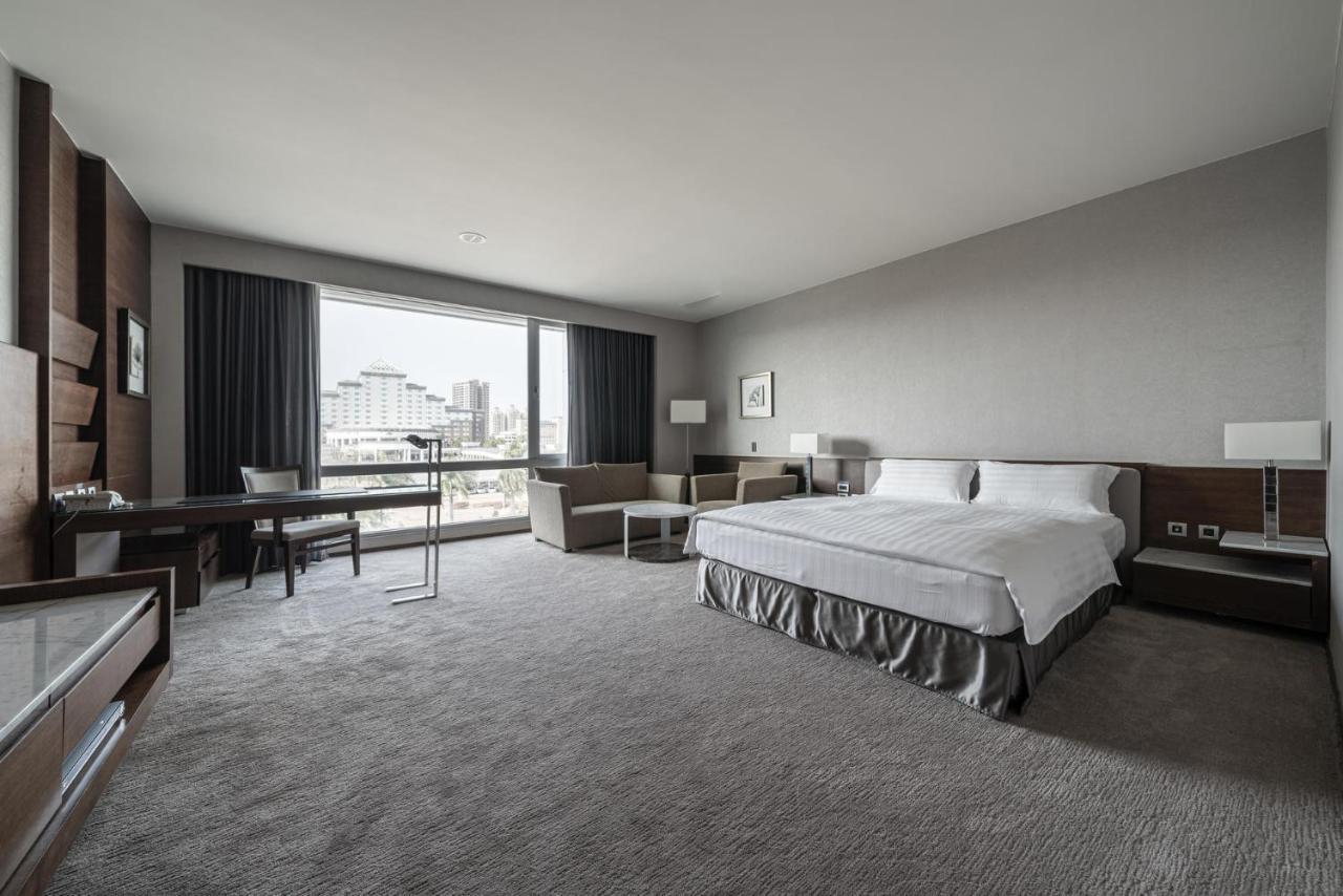 Taipung Suites Tainan Exterior foto