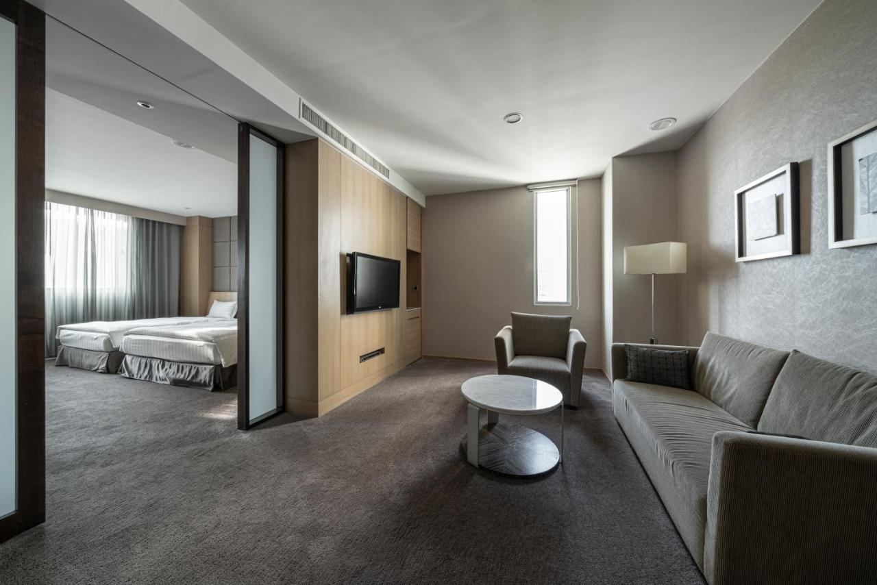 Taipung Suites Tainan Exterior foto