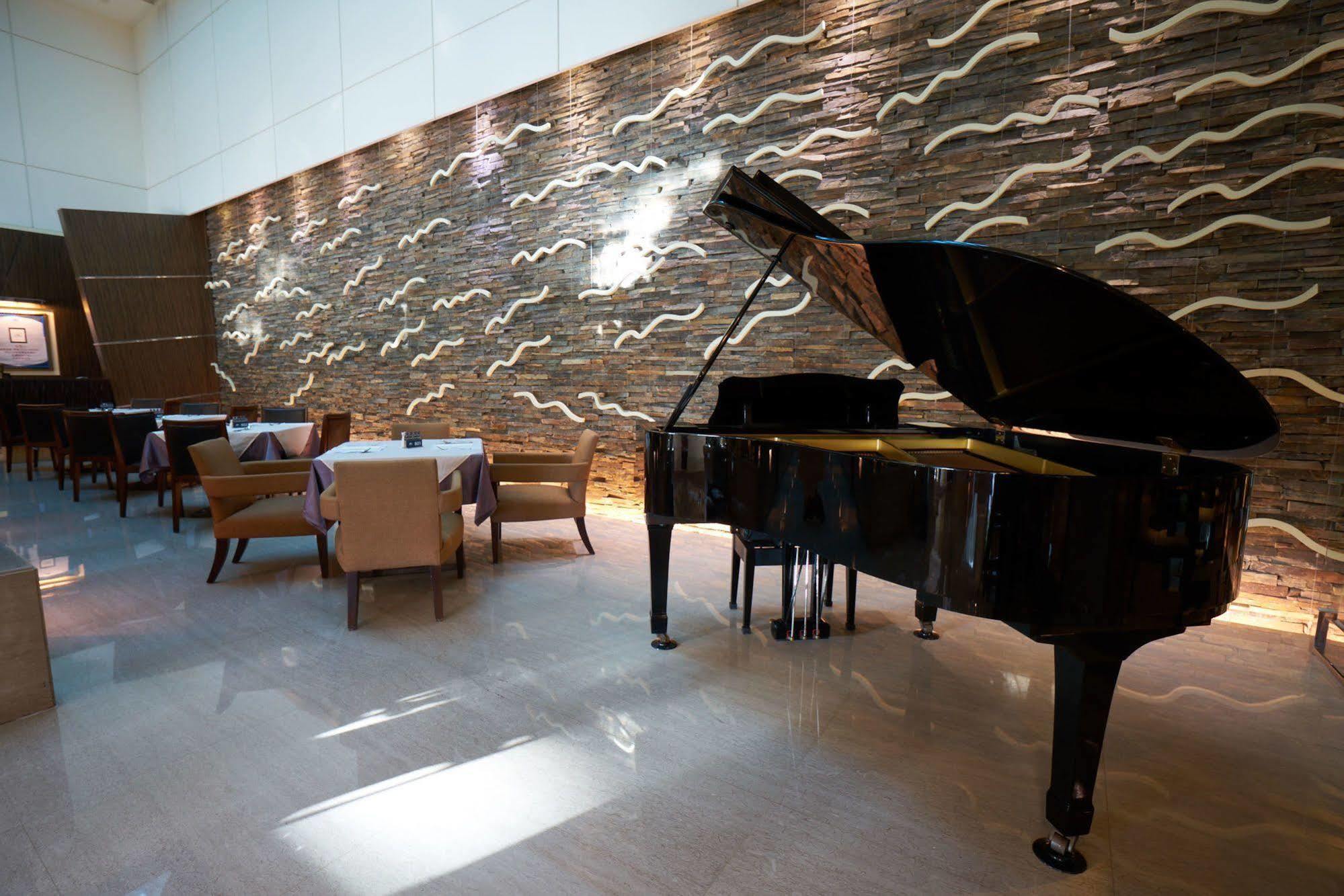 Taipung Suites Tainan Exterior foto